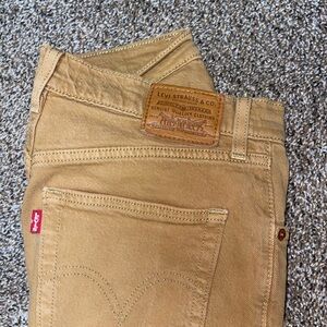 Levi's Classic Beige Jeans